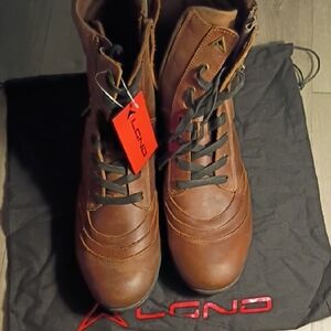 ALO Yoga Men's Tan Leather Boots